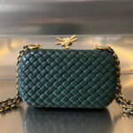 Bottega Veneta Knot With Chain 776662